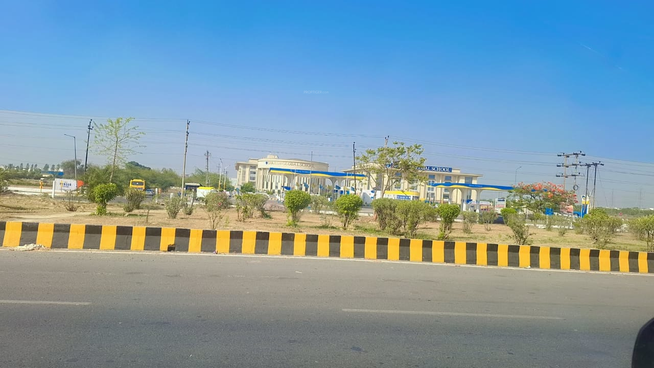  shiv shakti vatika Plot