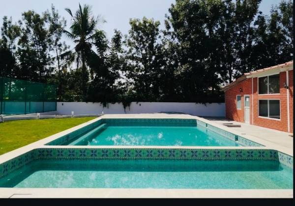  rare-8-villas Swimming Pool