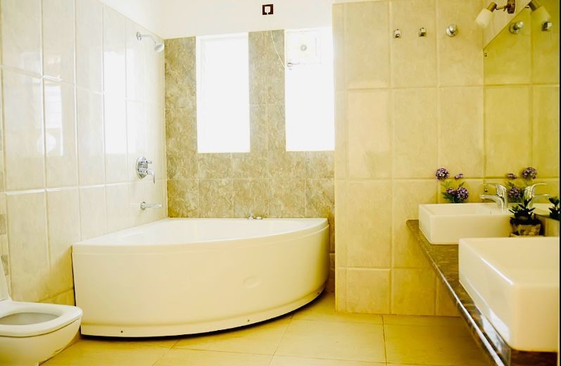  rare 8 villas Bathroom