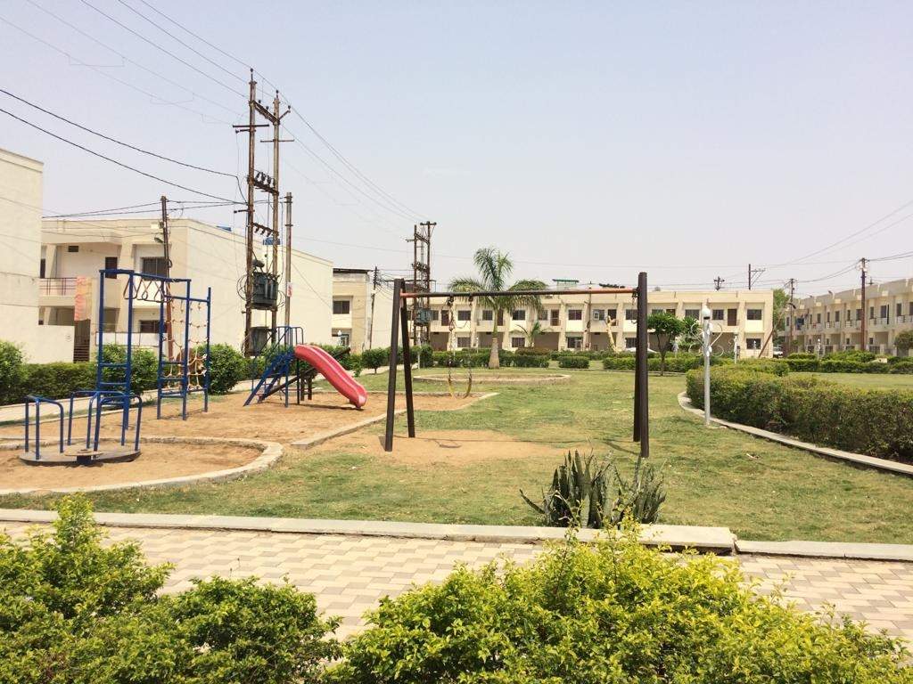  s simran city 5 phase ii Children's play area