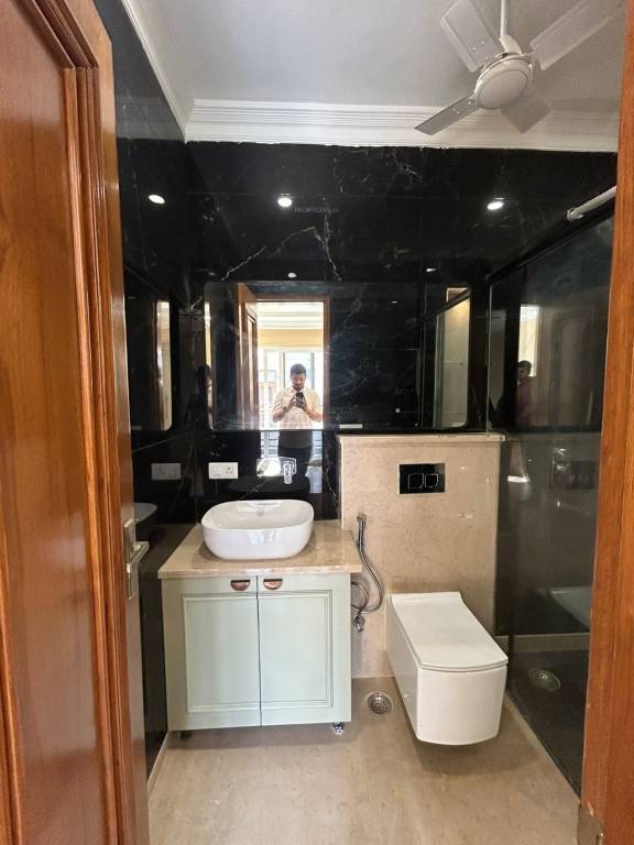  ggr floor 29 Bathroom