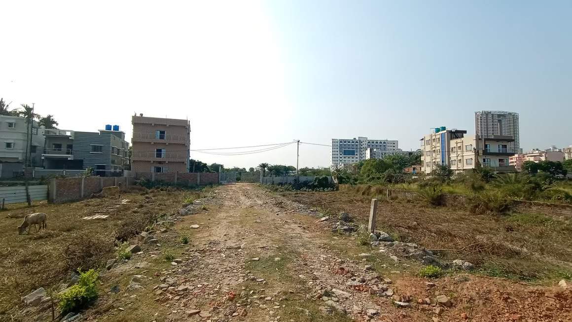  dream city Plot