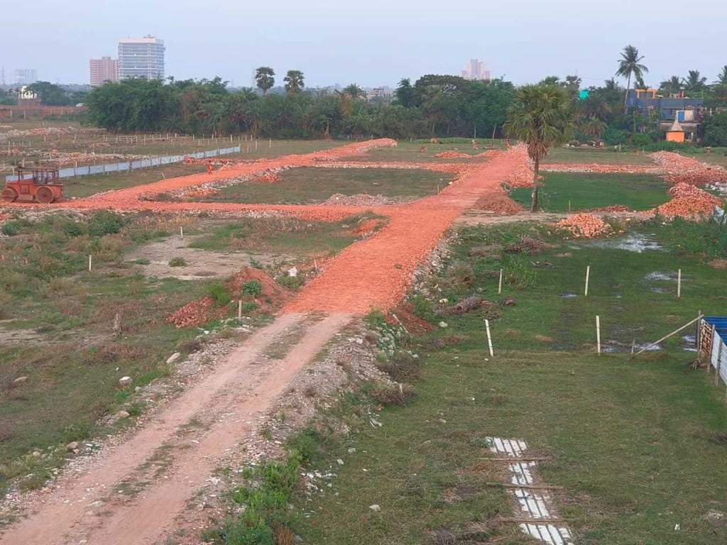  dream city Plot