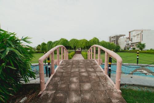  city-phase-6-the-golden-estate Paved Compound