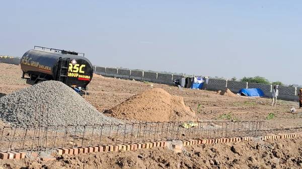  airport-enclave Plot