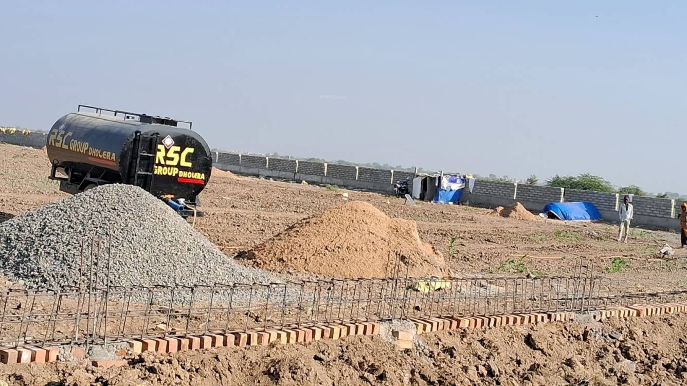  airport enclave Plot