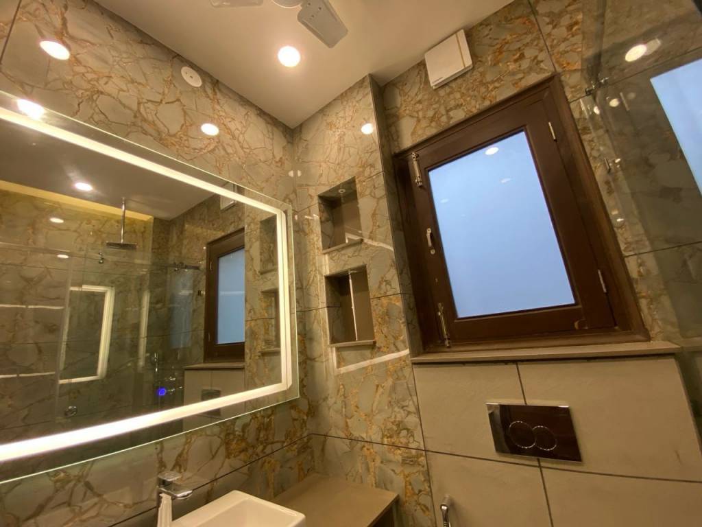  luxury floor 39 Bathroom