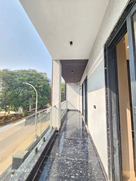  luxury-floor-40 Balcony