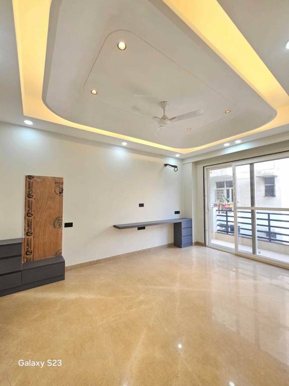  luxury floor 40 Living Area