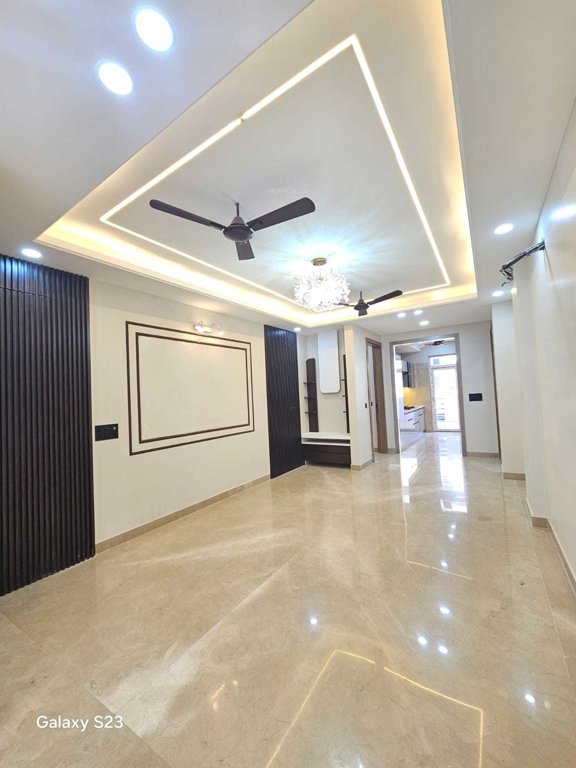  luxury floor 40 Living Area