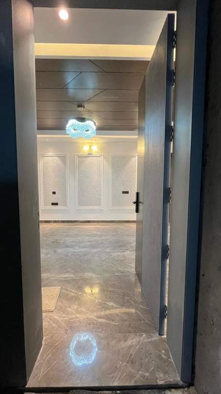  luxury floor 36 Living Area