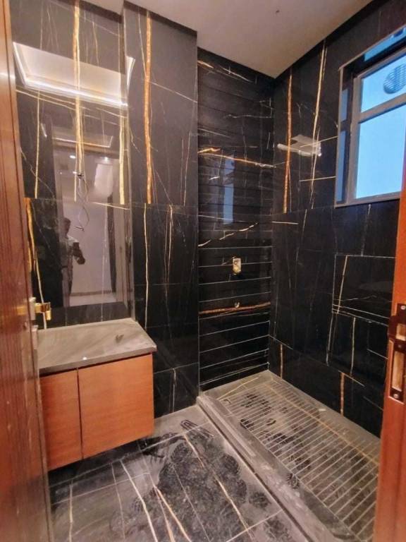  luxury floor 37 Bathroom