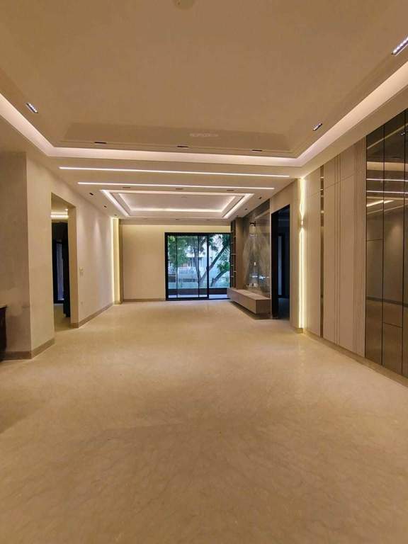  luxury floor 37 Living Area