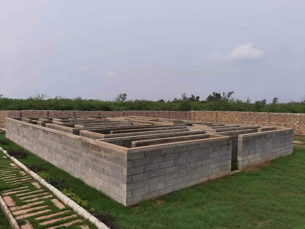  dream cottage Compound Wall