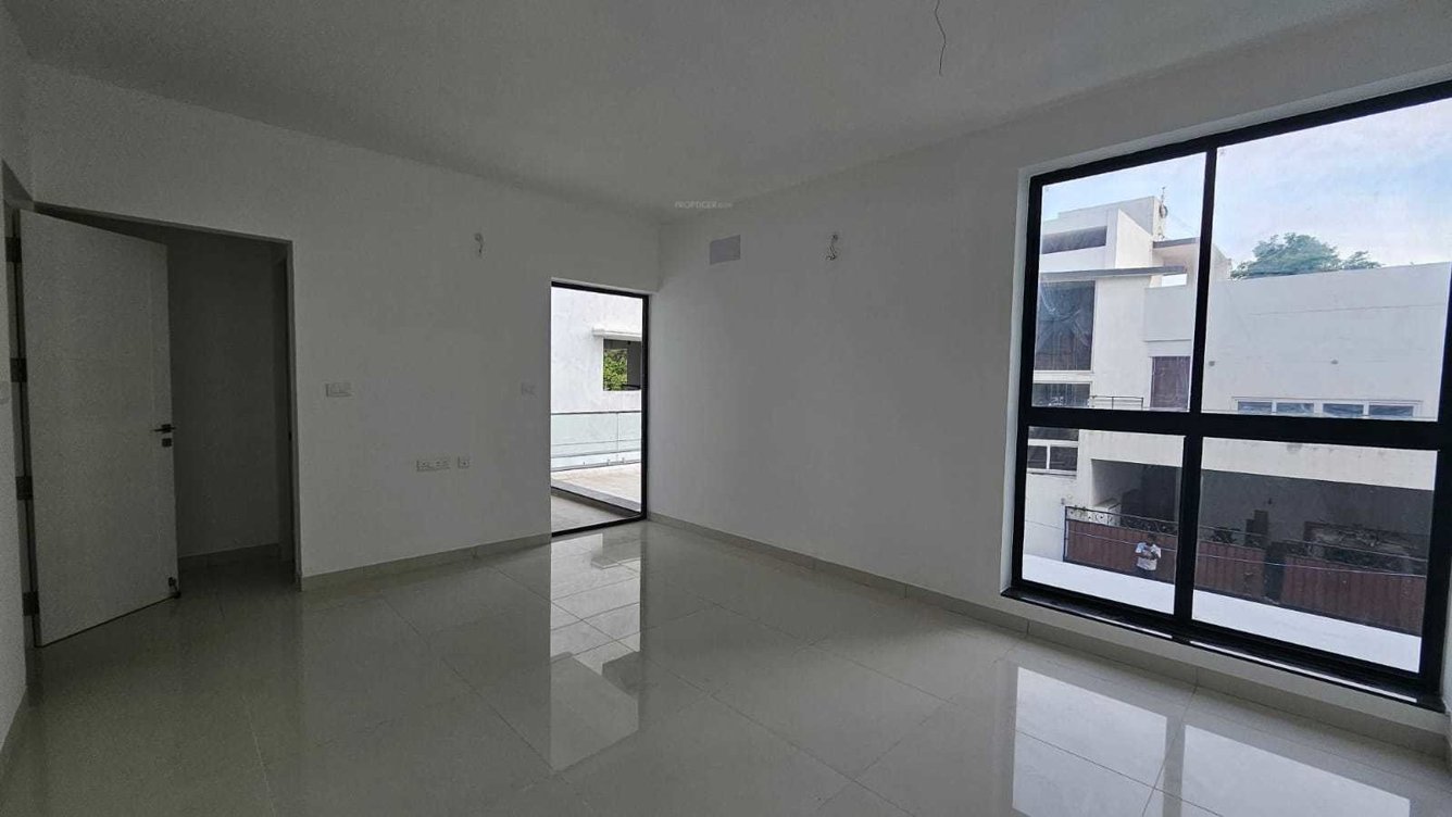  sea breeze Living Area