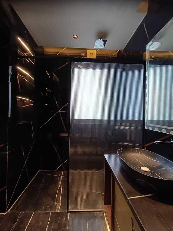  luxury floor 2 Bathroom