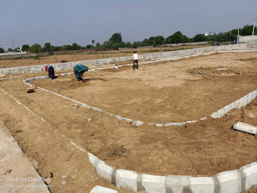  bank officers colony Plot