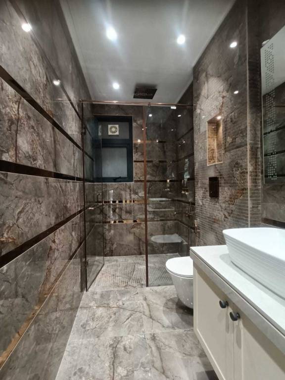  luxury floor 2 Bathroom