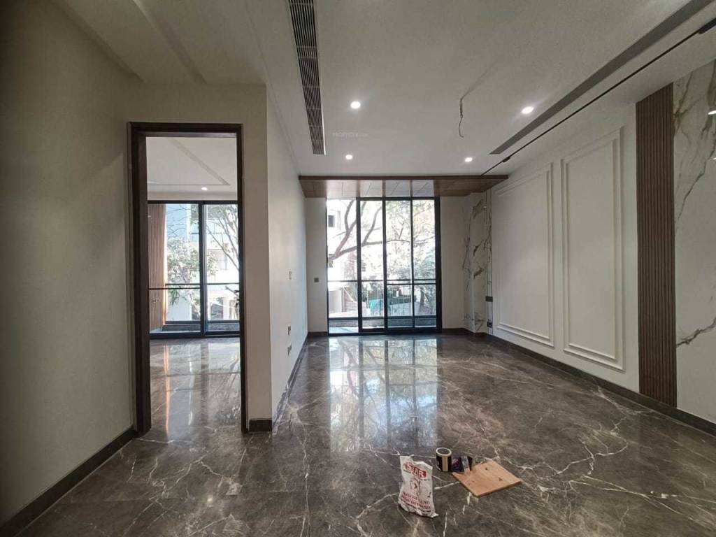  luxury floor 2 Living Area