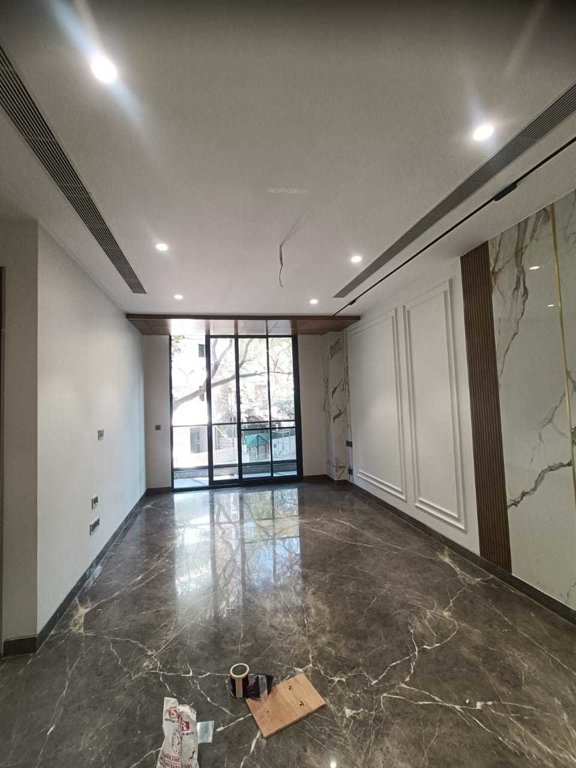  luxury floor 2 Living Area