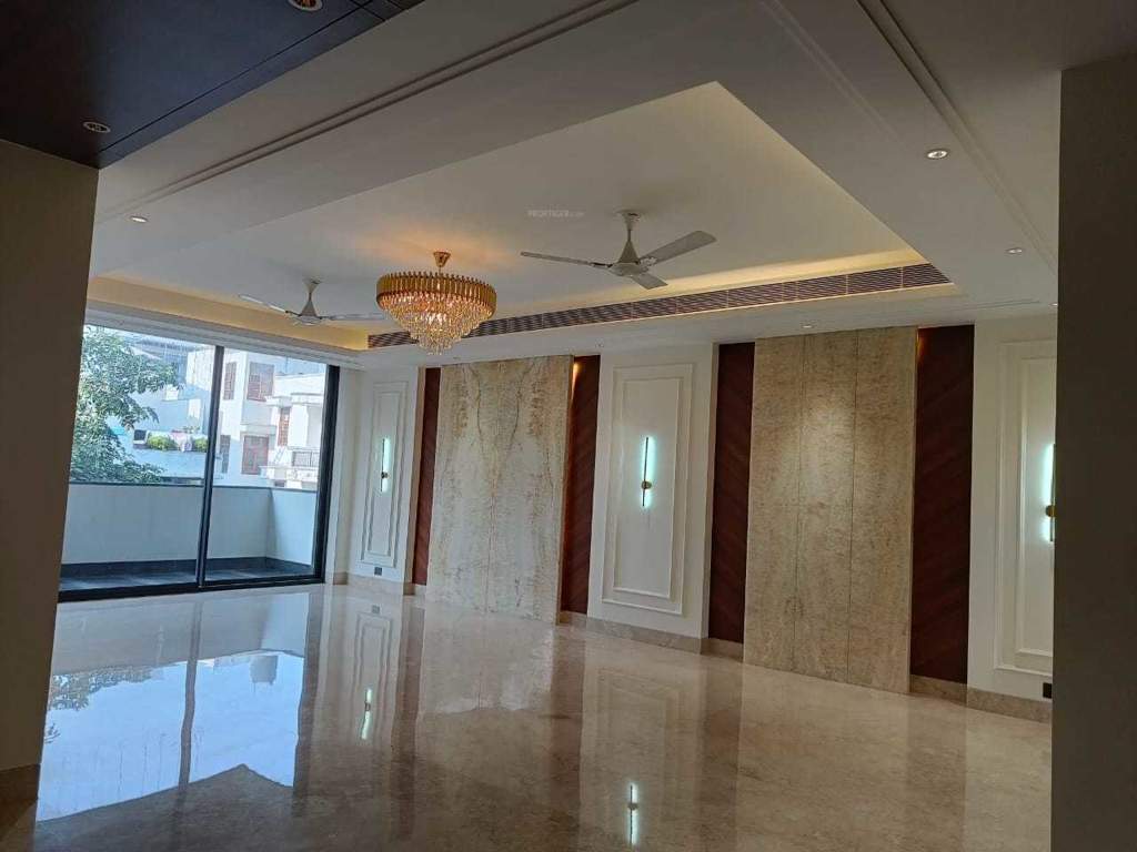  luxury floor 3 Living Area