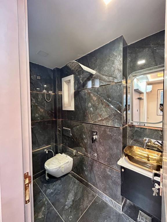 spring valley floors Bathroom