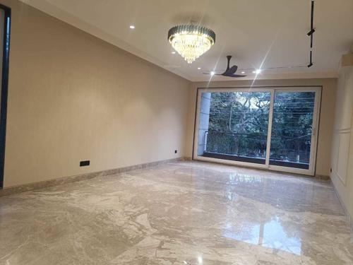  luxury-floor-8 Living Area