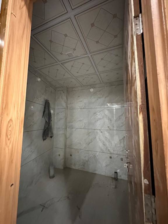  jain affordable floors Bathroom