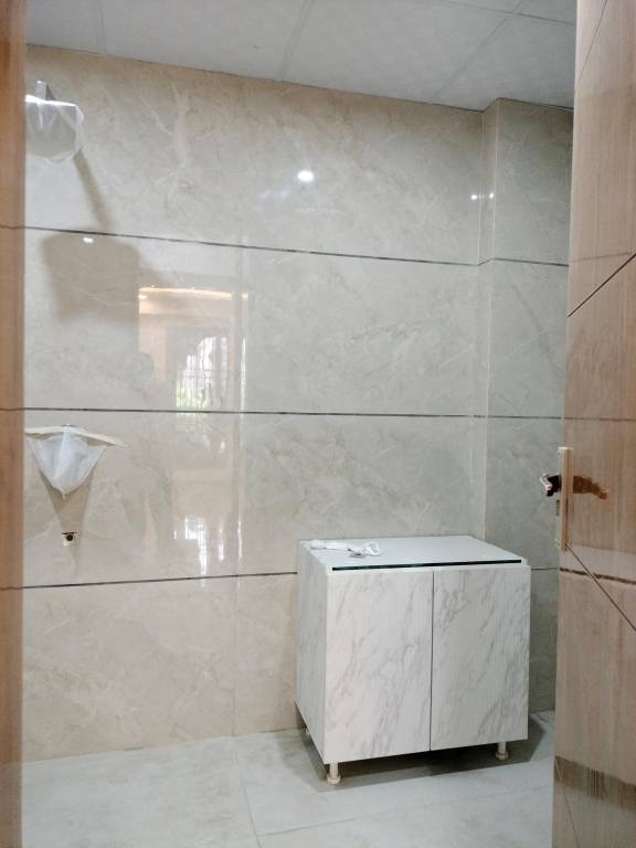  jain affordable floors Bathroom