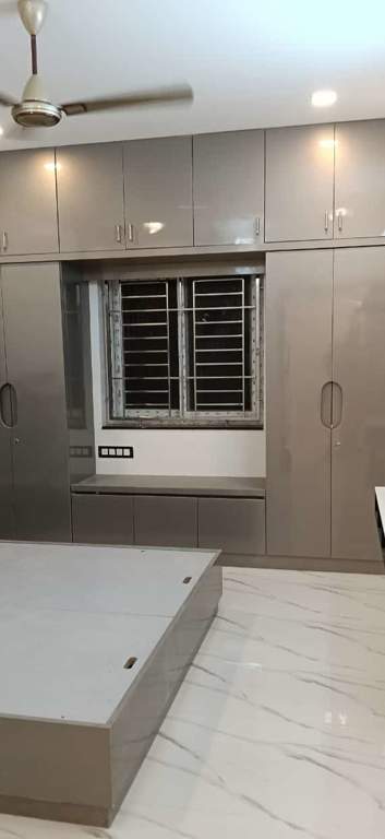  smiley house Bedroom