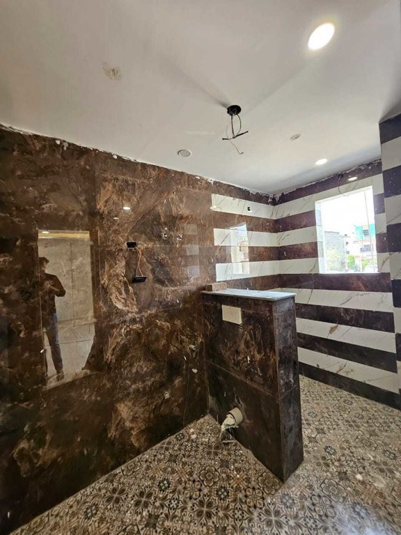 faridabad luxury floors Bathroom