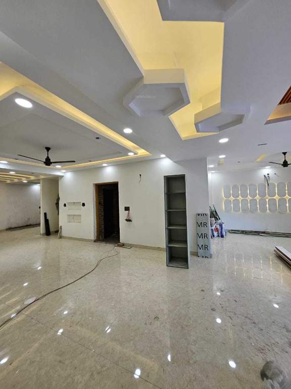 faridabad luxury floors Living Area