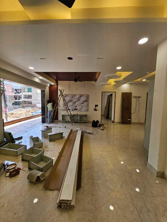 faridabad luxury floors Living Area