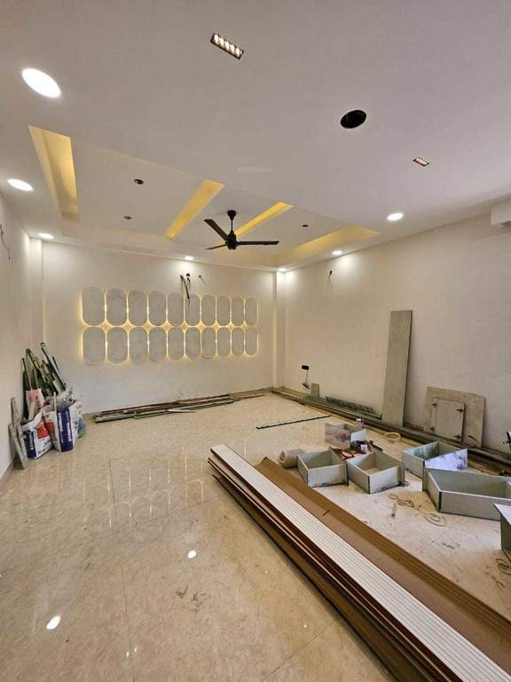 faridabad luxury floors Living Area