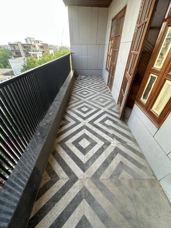 luxury floors Construction Status May 25