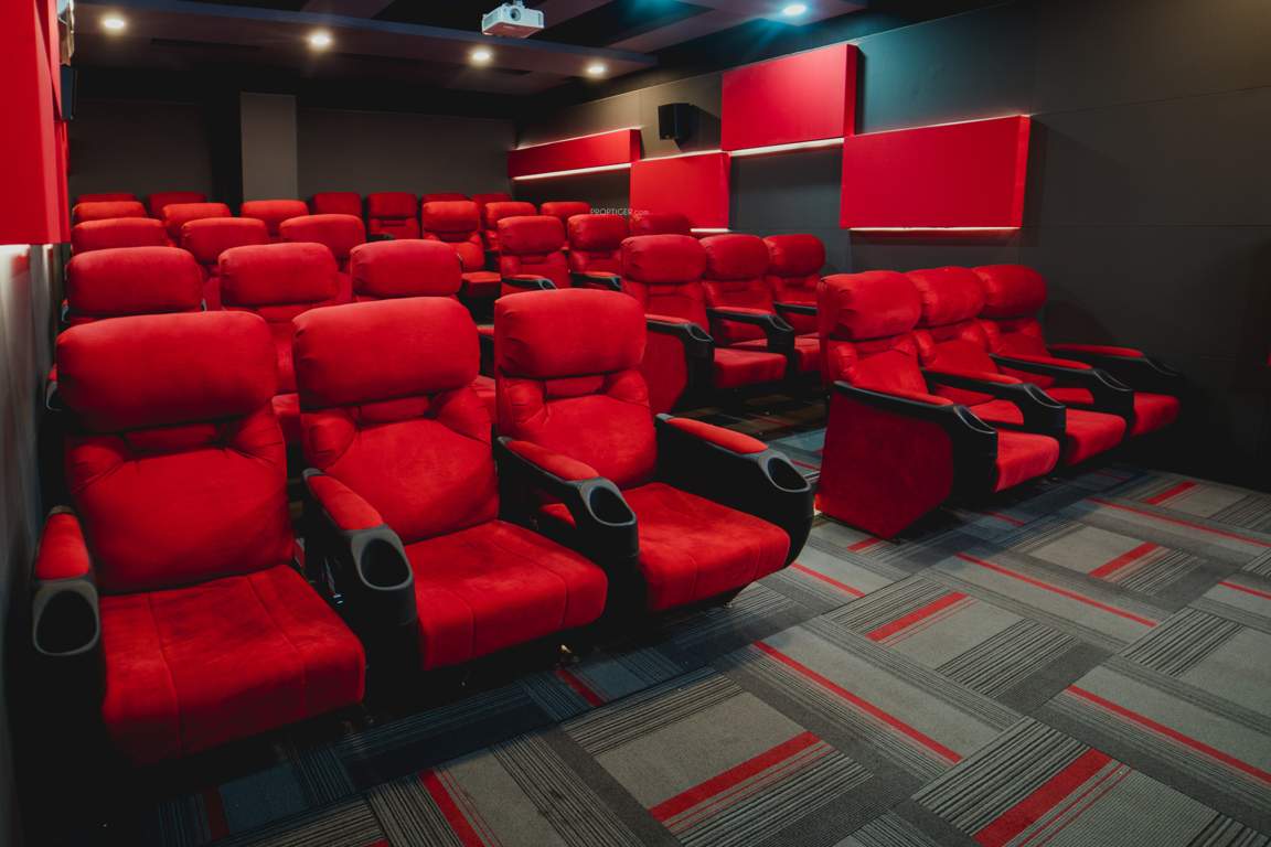  ozone the golden estate Mini Theatre