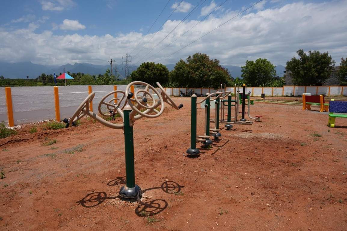  apple city Children's play area