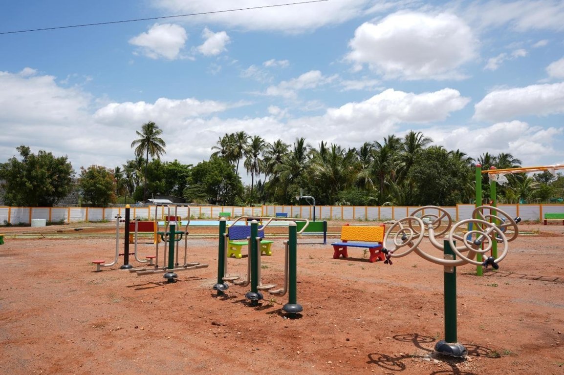  apple city Children's play area