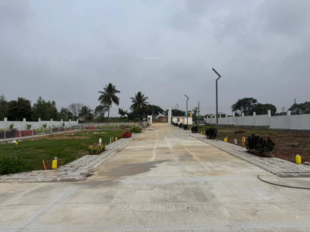  urban glen Internal Roads & Footpaths