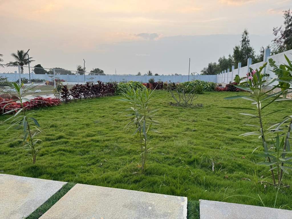  urban glen Landscaped Gardens