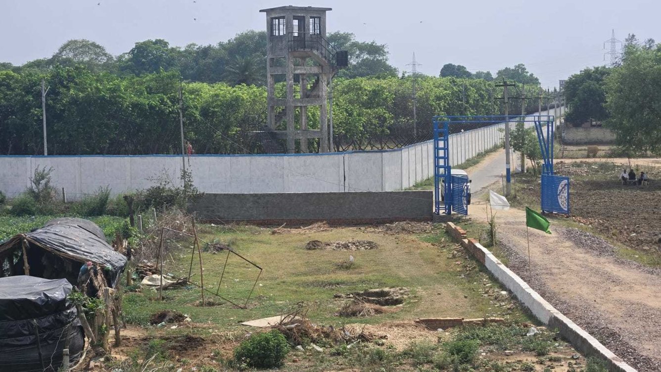 radha govind enclave Plot