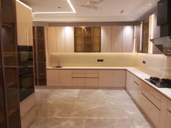  ultra-luxurious-builder-floor-3 Kitchen