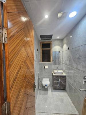 Bathroom affordable-floors Bathroom