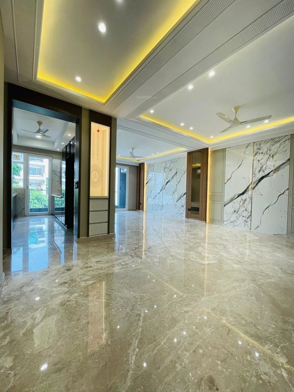  luxury floor Living Area