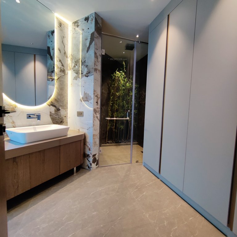  luxury 500 sq yd Bathroom