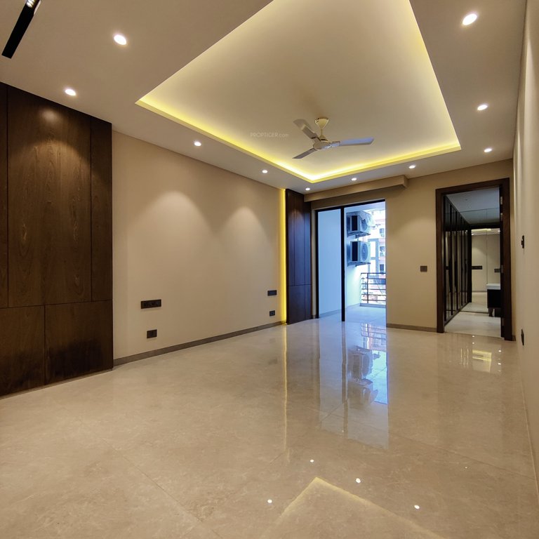  luxury 500 sq yd Living Area