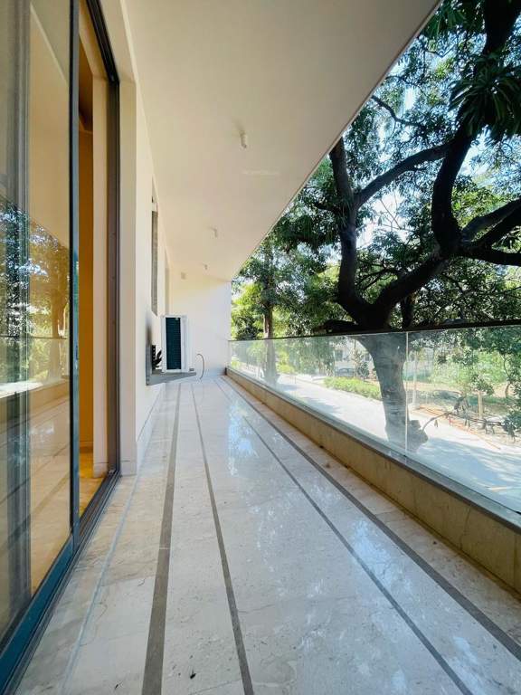  luxury malibu town Balcony