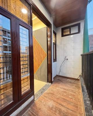  guru-ji-saste-floors Balcony