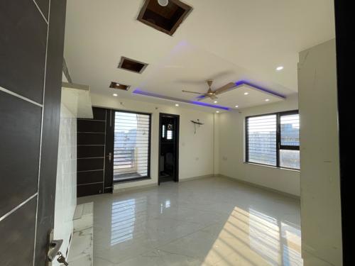  ultra-luxury-floors Living Area