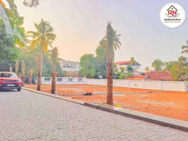  gated-community-villa Paved Compound